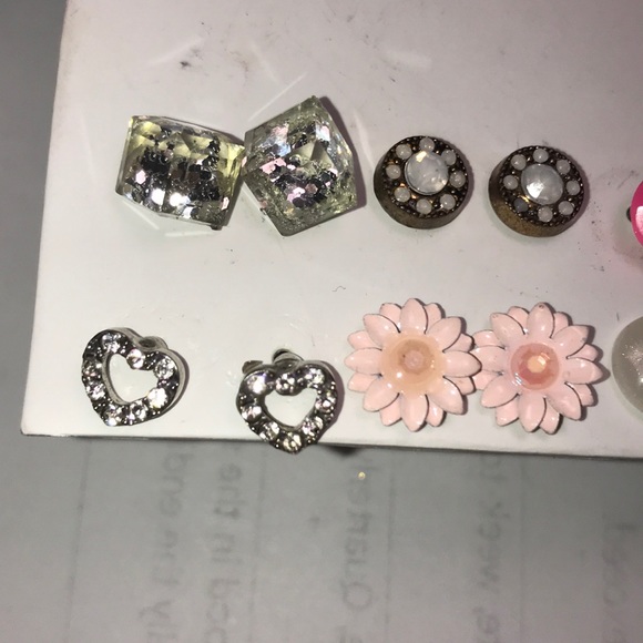 Earrings - Picture 2 of 3